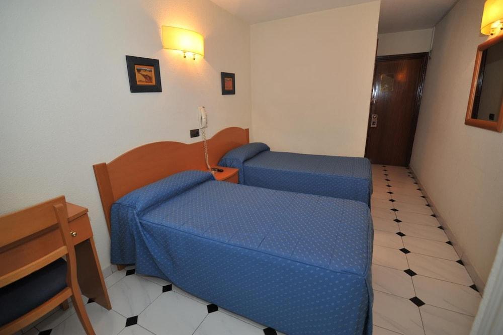 Hostal Goyma I San Fernando De Henares Zewnętrze zdjęcie