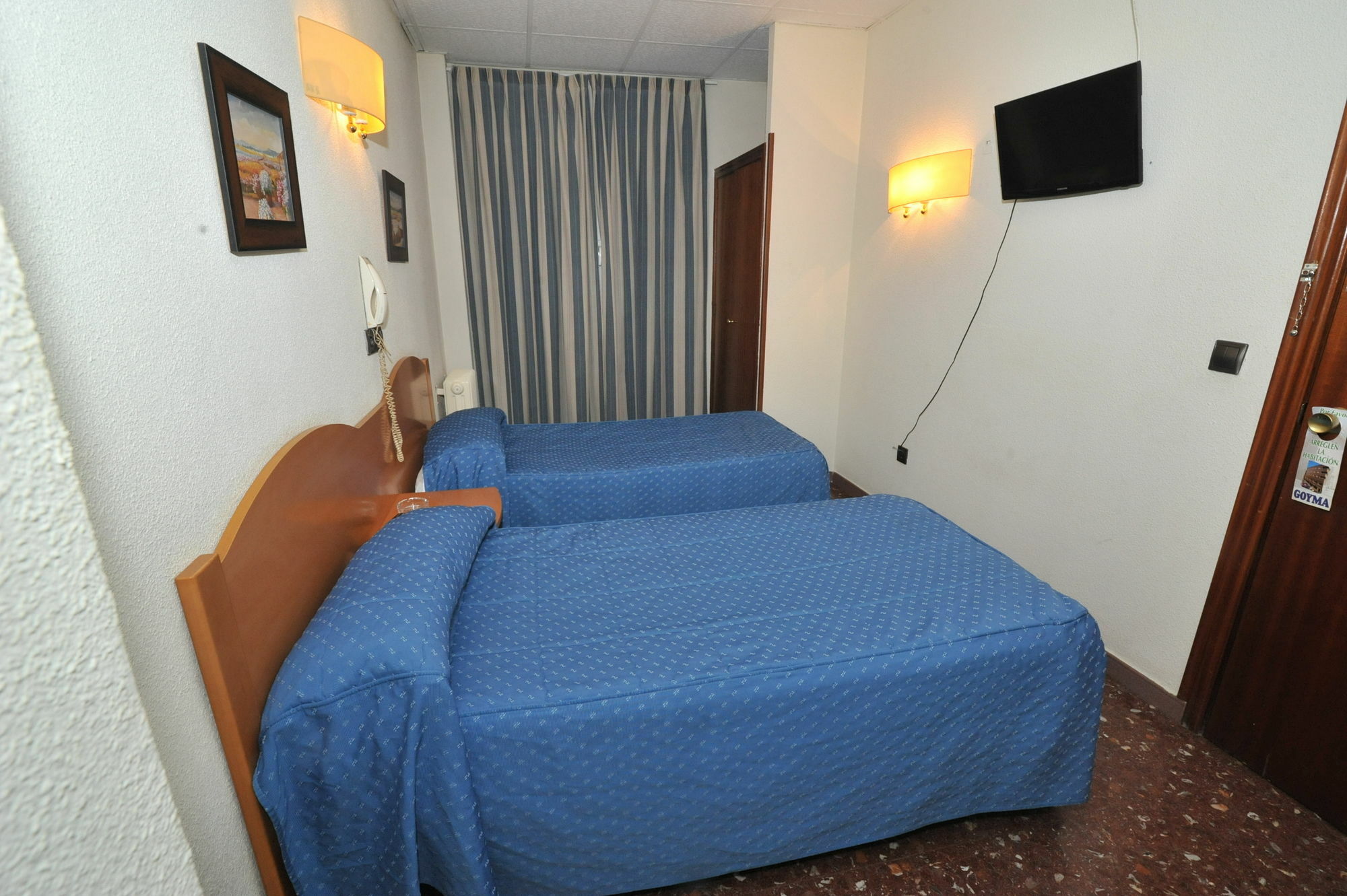 Hostal Goyma I San Fernando De Henares Zewnętrze zdjęcie